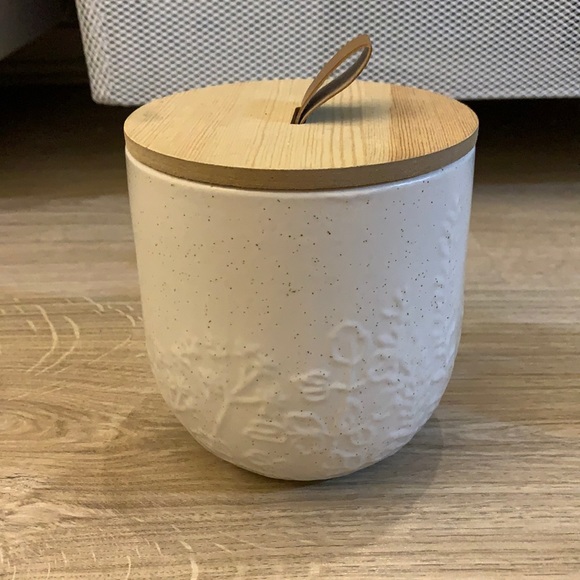 H&M Other - Beautiful Vintage Ceramic Jar with Floral Print